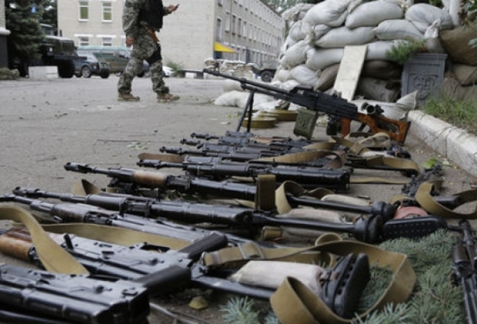 США превратили Украину в «супермаркет нелегального оружия»