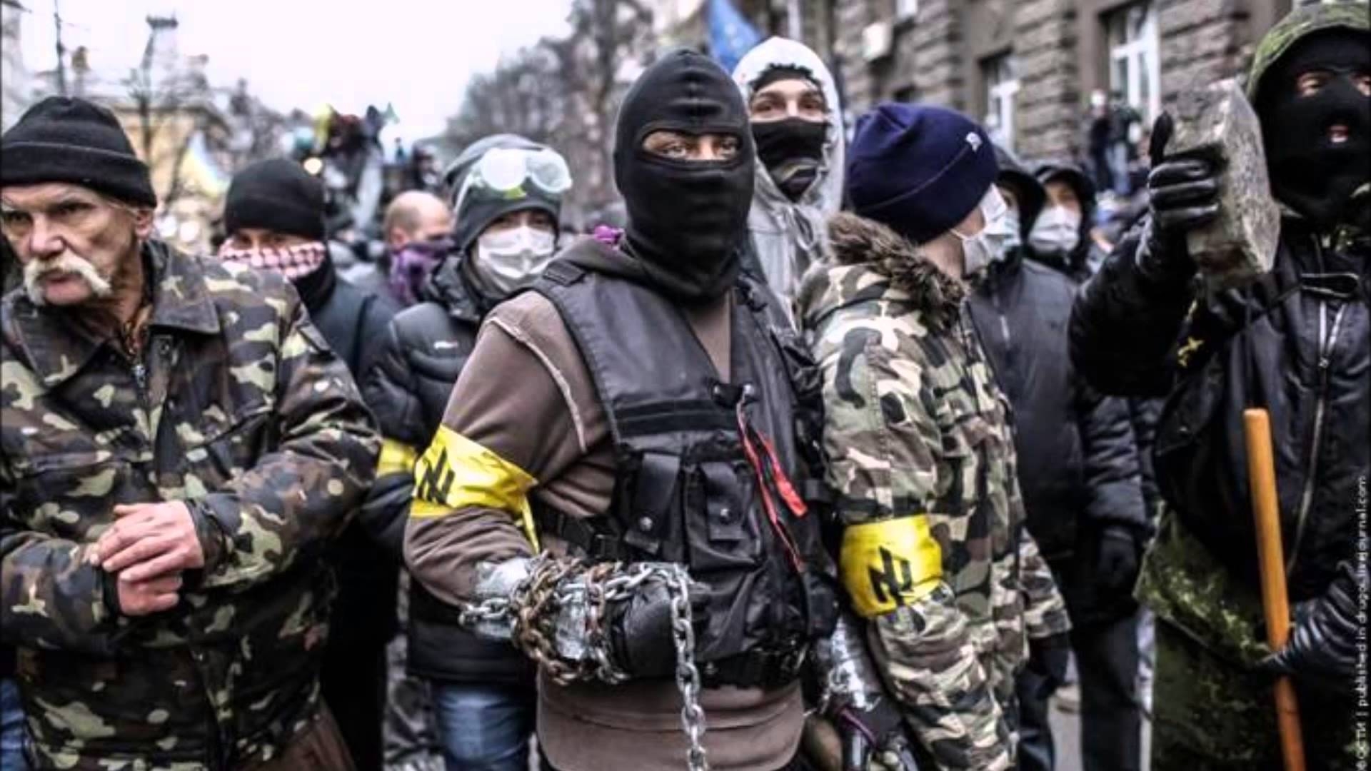 Вооруженные до зубов украинские националисты идут на Киев