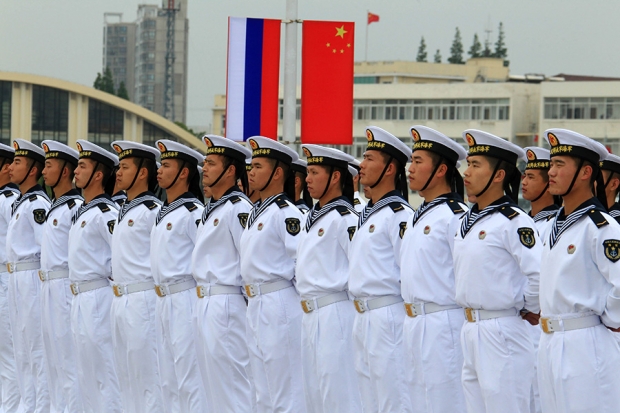 «Русское озеро» у берегов Европы: Россия и Китай наступают на горло Западу