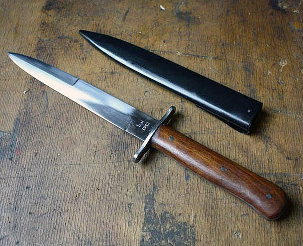 Боевой нож вермахта Nahrkampfmesser времен Второй мировой войны