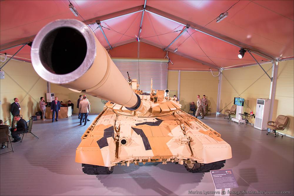 Русские танки в Баку и не только