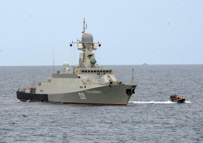 Боевые корабли Татарстан и Град Свияжск зашли в иранский порт Бендер-Энзели
