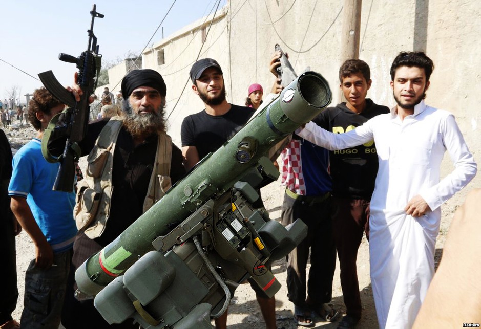 Чем США снабжает ИГИЛ. Обзор оружия террористов в Сирии