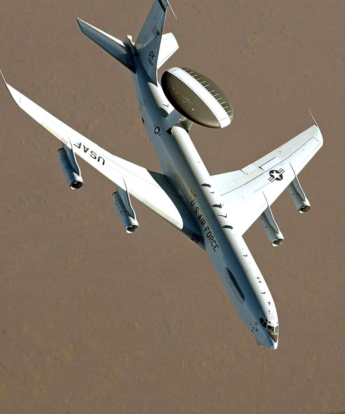 Россия потребовала у США разъяснений по опасному сближению AWACS с Су-35