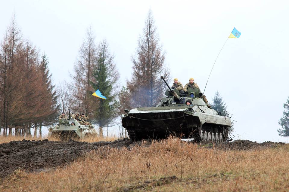 Хроника Донбасса: техника ВСУ прибывает в Славянск, Киев готовит наступление