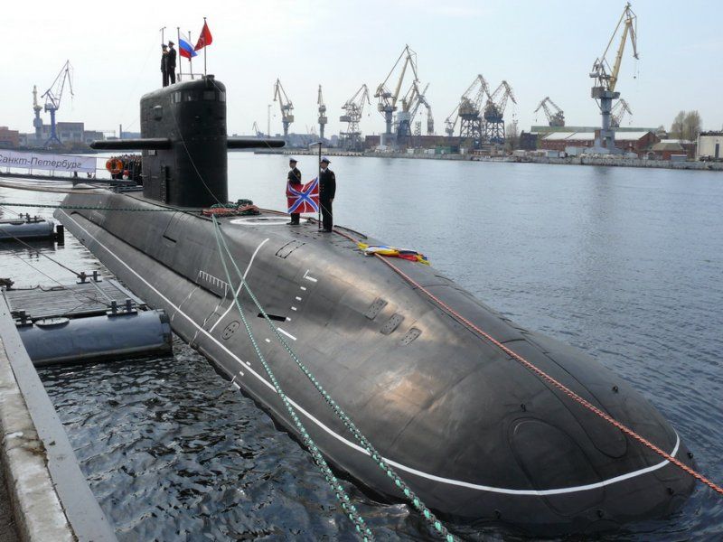 Подлодка «Санкт-Петербург» выполнила ракетную стрельбу в Баренцевом море