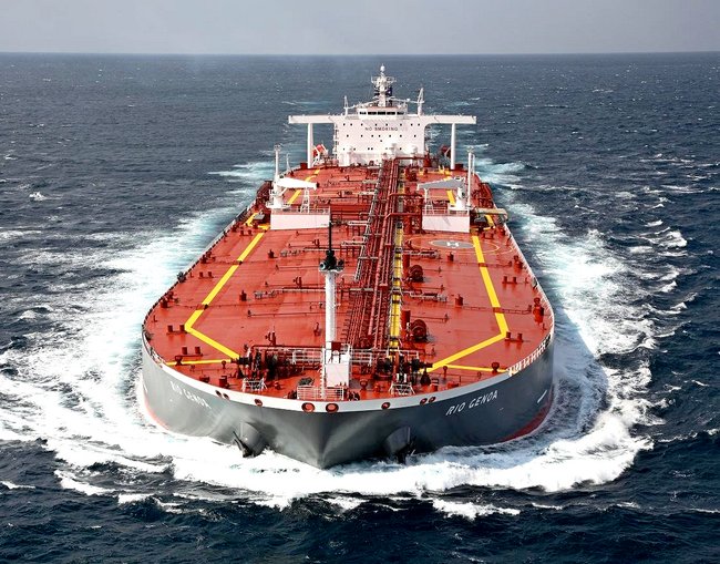 Российские танкеры нарушают запрет ЕС на поставку топлива для ВКС в Сирии