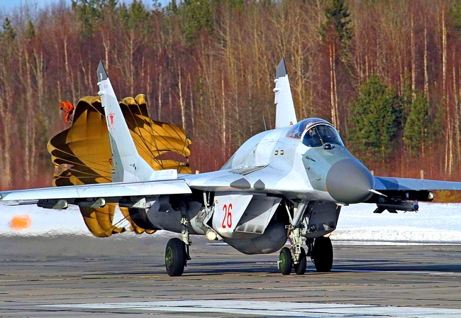 Новые истребители МиГ-29СМТ поступили в авиацентр ВКС в Астрахани