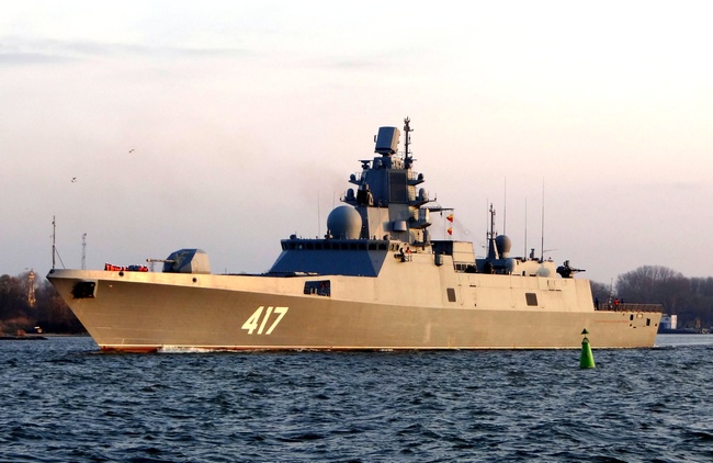 Красавец-фрегат «Адмирал Горшков» выходит из Балтийска
