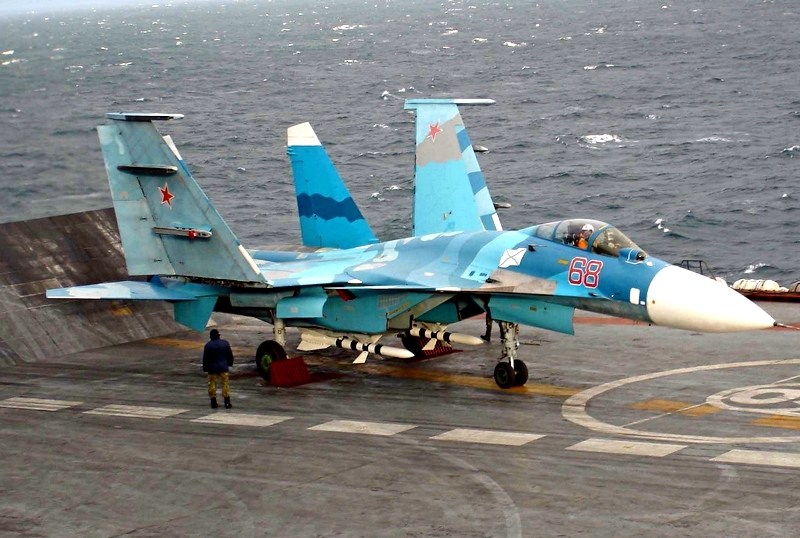 Корабельный Су-33 оборудовали для повышения точности бомбометания в Сирии