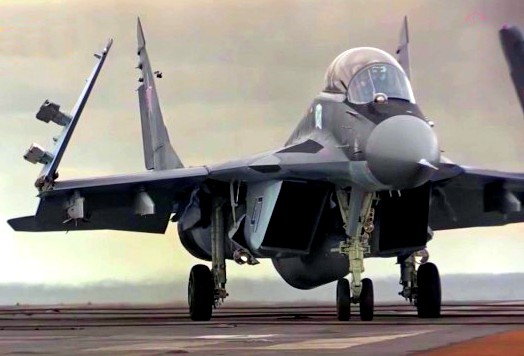 «Кузнецов» в Средиземном море. Уникальные кадры работы Су-33 и МиГ-29КУБ