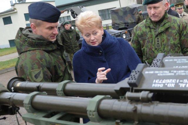«Живые щиты»: Литва готовит население к партизанской войне