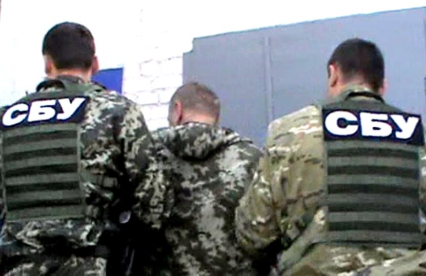 СБУ похитила в Крыму двух российских военных