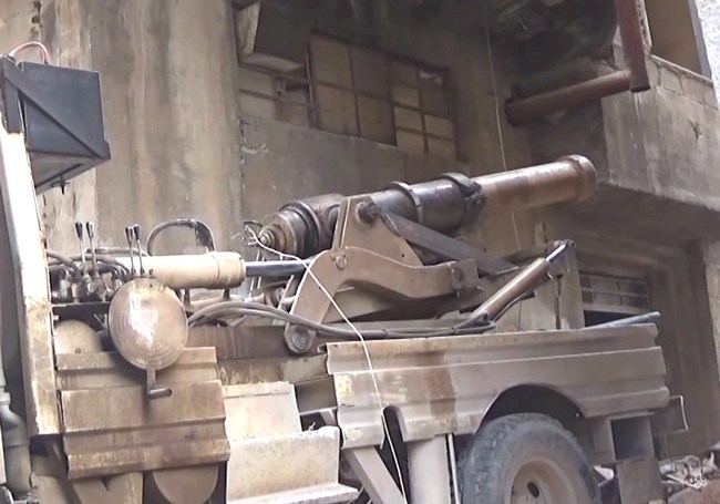 Боевики в Сирии используют пушки 19 века c  чугунными ядрами