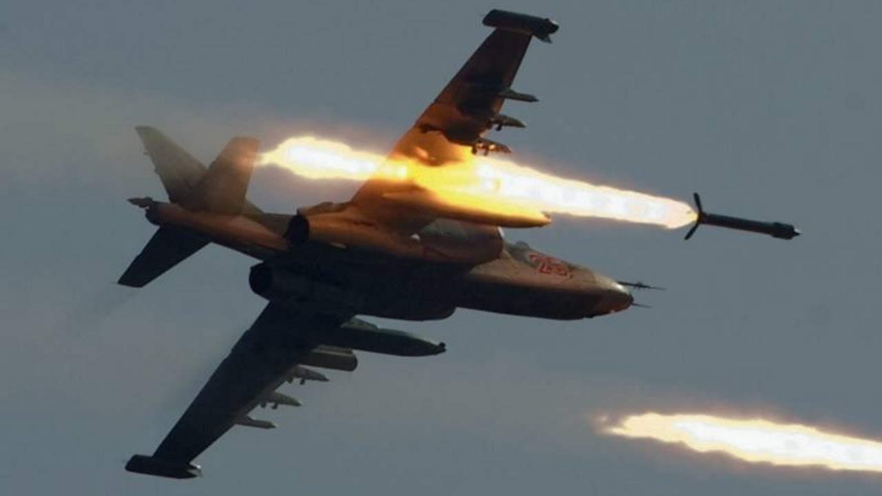 Сирийская авиация уничтожила танк и командные центры боевиков в Хаме