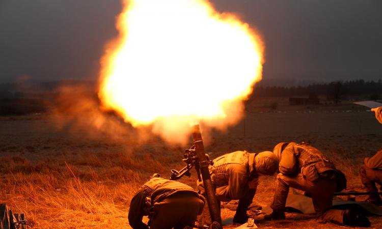 Украинские войска не прекращают огонь по территории ЛНР