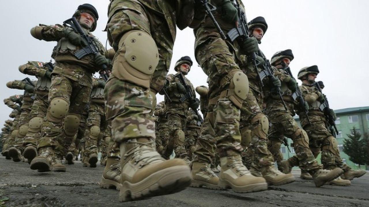 НАТО наращивает боевую группировку на границах с Россией