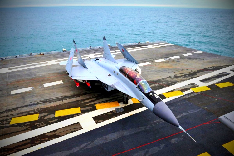 Элита морской авиации: на что способны палубные МиГ-29 с Адмирала Кузнецова