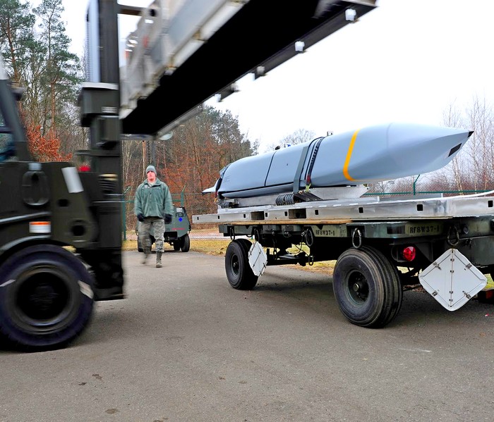 Польша получила 70 «навароченных» ракет для Питера и Калининграда