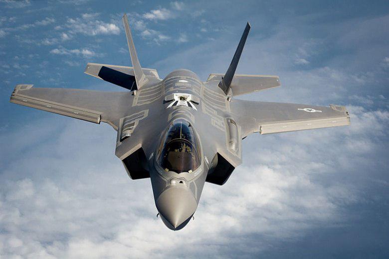 США «усмирят» Россию истребителями F-35 с новыми термоядерными бомбами