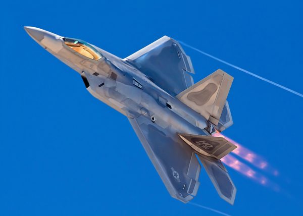 Британцы оцифруют «Хищника»: F-22 Raptor лишится «пережитков прошлого»