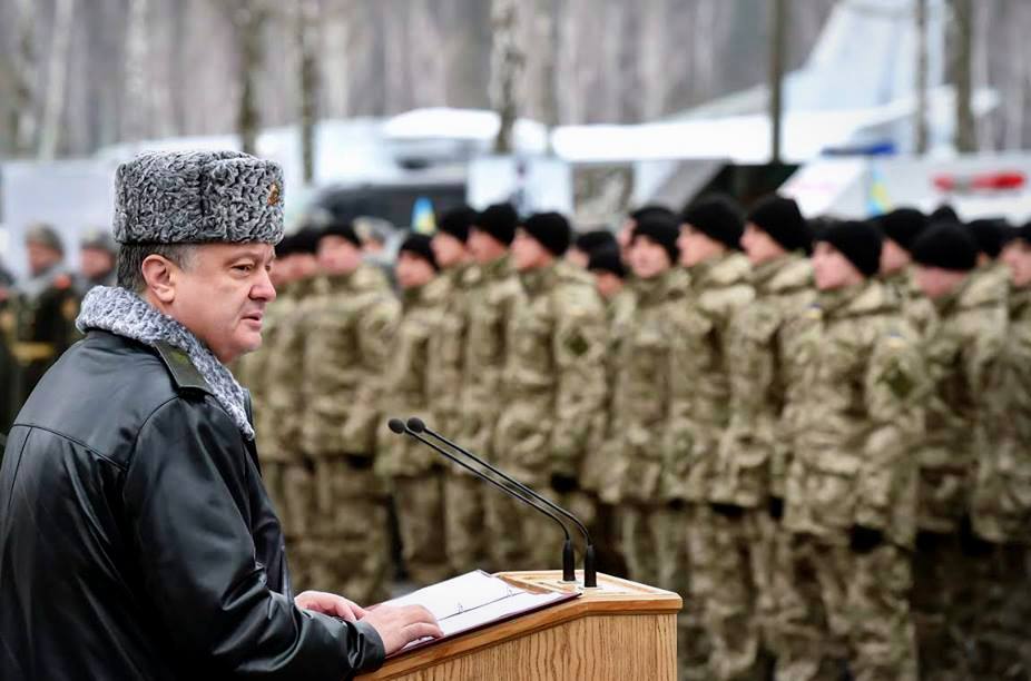 Порошенко вводит войска в Киев