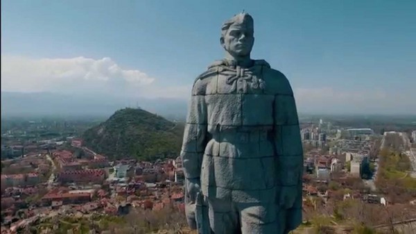 В Болгарии осквернен легендарный памятник советскому солдату «Алеша»