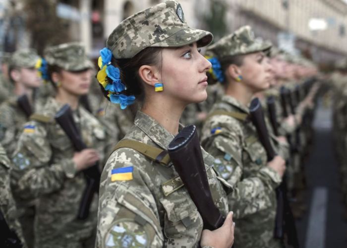 ВСУ вербуют женщин-снайперов  для продолжения наступления на Донбасс