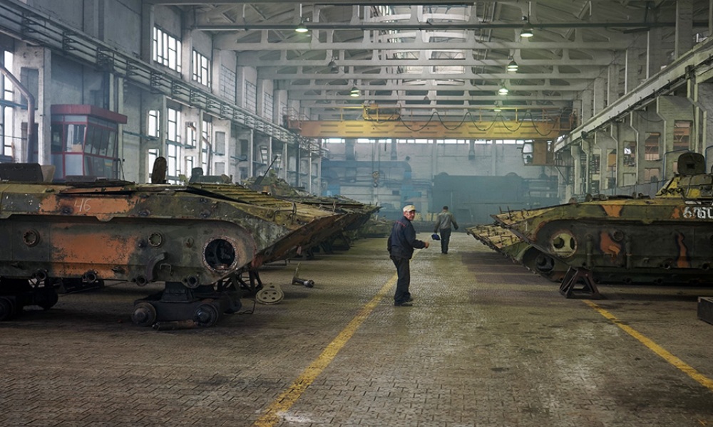Киев уничтожает Житомирский бронетанковый завод