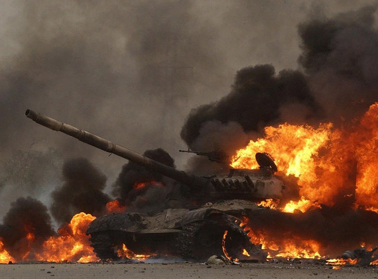 Три горящих танка ИГ и две турецких «Кобры»: итоги наступления САА в Алеппо