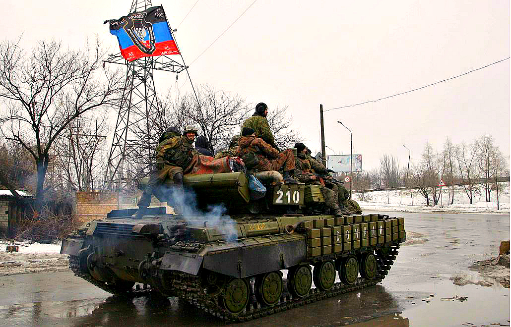 Ополченцы ДНР танками разбили блокпост ВСУ на Ясиноватской промзоне
