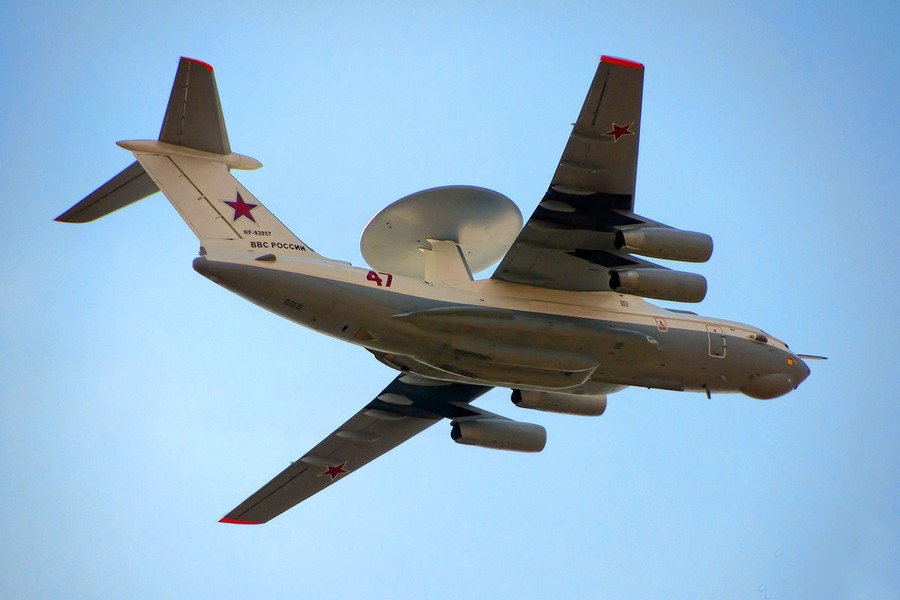 «Всевидящий» А-50У в действии: военные впервые показали летающую РЛС