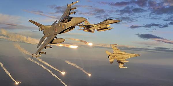 ВКС России, ВВС Сирии и США застали врасплох боевиков атакой с трех фронтов