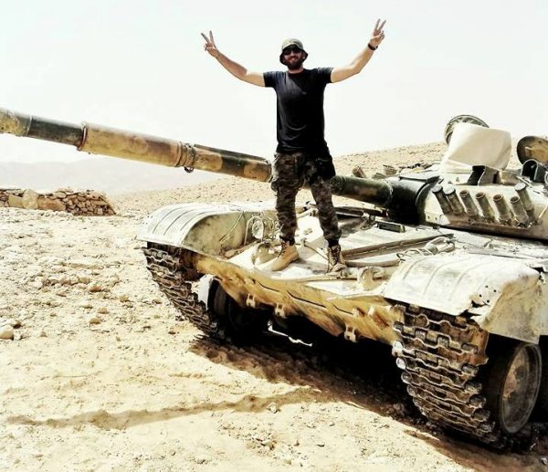 ИГИЛ отступает: Армия Сирии и ВКС РФ гонят боевиков в пустыню под Пальмирой