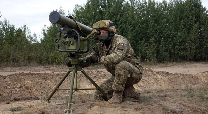 Новые украинские противотанковые ракеты уверенно поразили цель с 5 км.