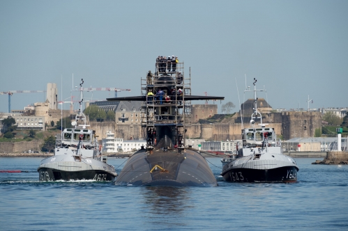 Русский подводный флот у базы французских морских стратегических сил