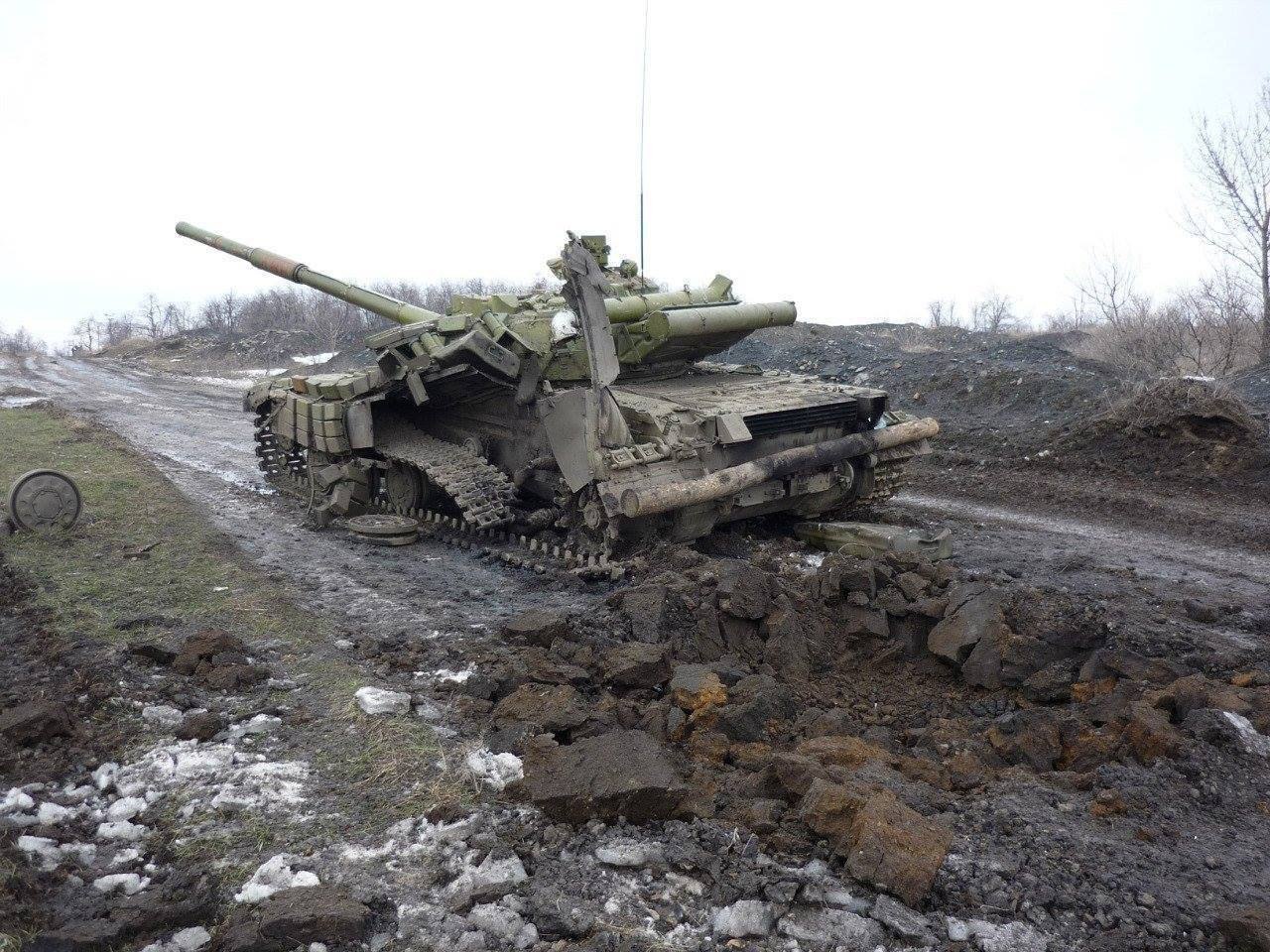 Украинская танковая колонна подорвалась на мине