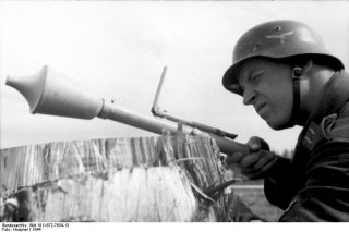 Фаустпатрон против танков в битве за Берлин - легенда и реальность