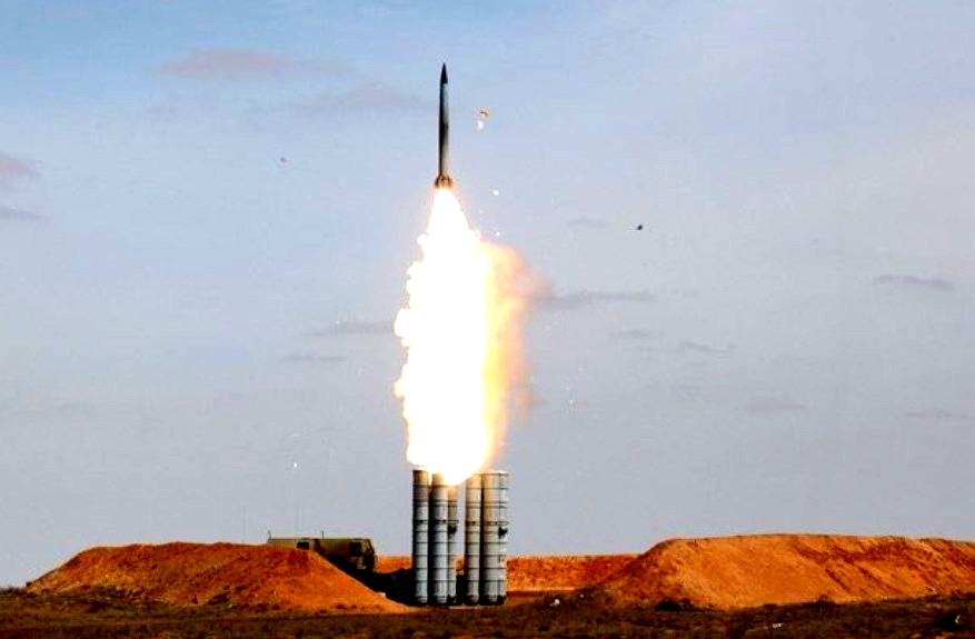 В Бурятии расчеты зенитно-ракетных дивизионов отразили атаку крылатых ракет