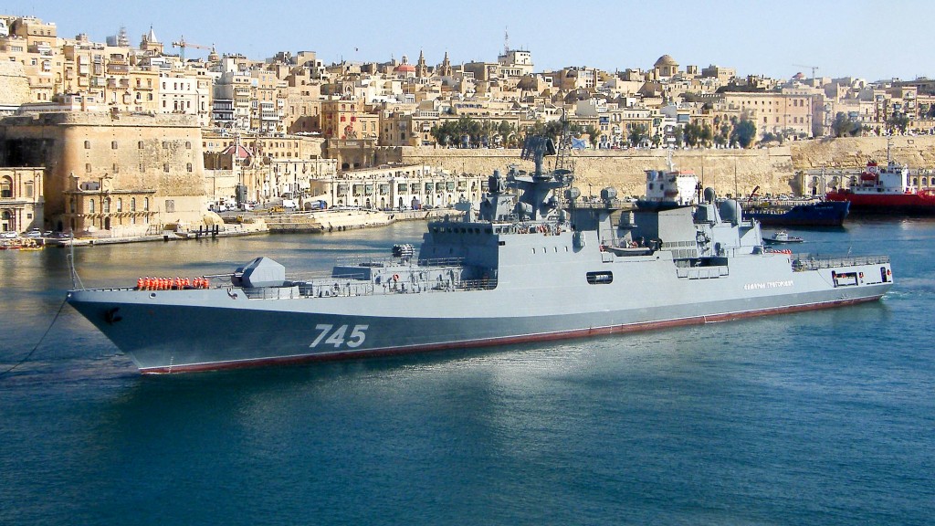 Противостояние началось: «Адмирал Григорович» против квартета эсминцев США