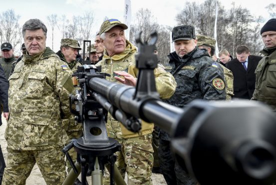 Донбасский цугцванг: Когда Порошенко решится на атаку по всему фронту?