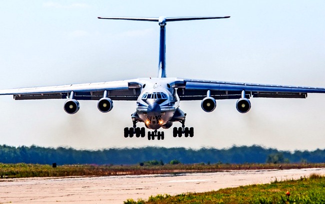 Уникальный и неповторимый: почему транспортнику Ил-76 нет равных