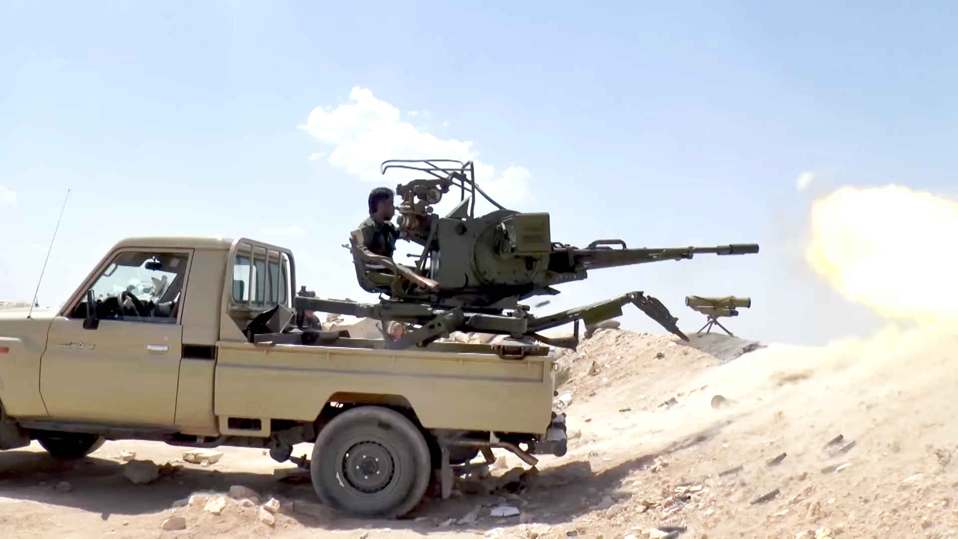 Битва под Дейр-эз-Зор: армия Асада с трудом отбила атаку боевиков ИГИЛ