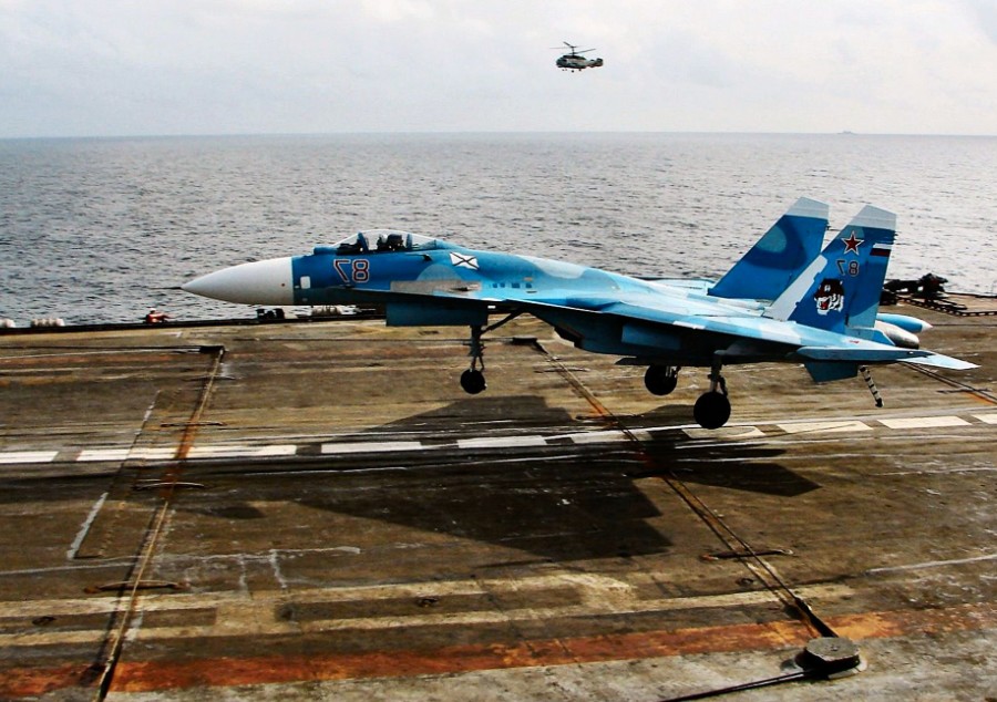 Крушение Су-33 с авианосца «Адмирал Кузнецов» произошло не из-за троса