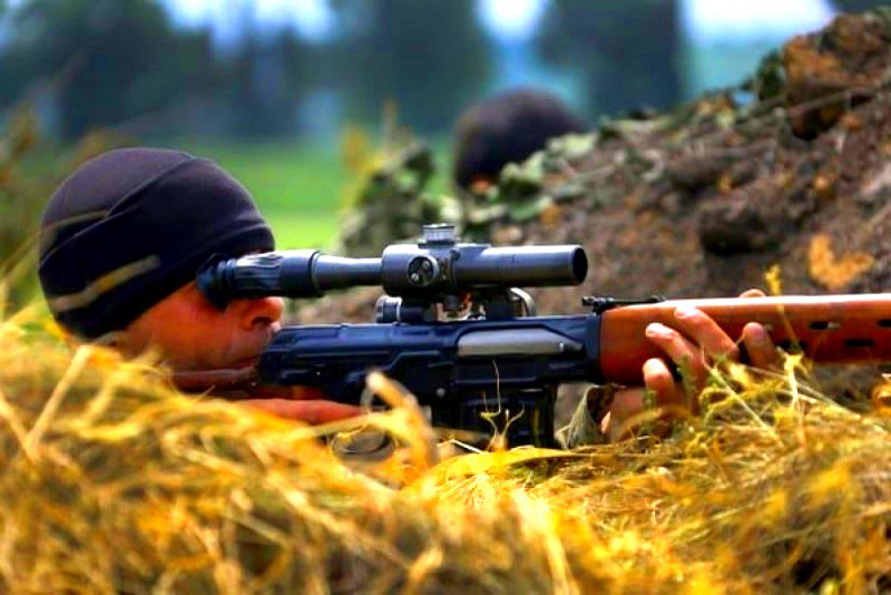 Снайпер ДНР точным выстрелом «уложил» известного АТОшника с позывным «Танк»