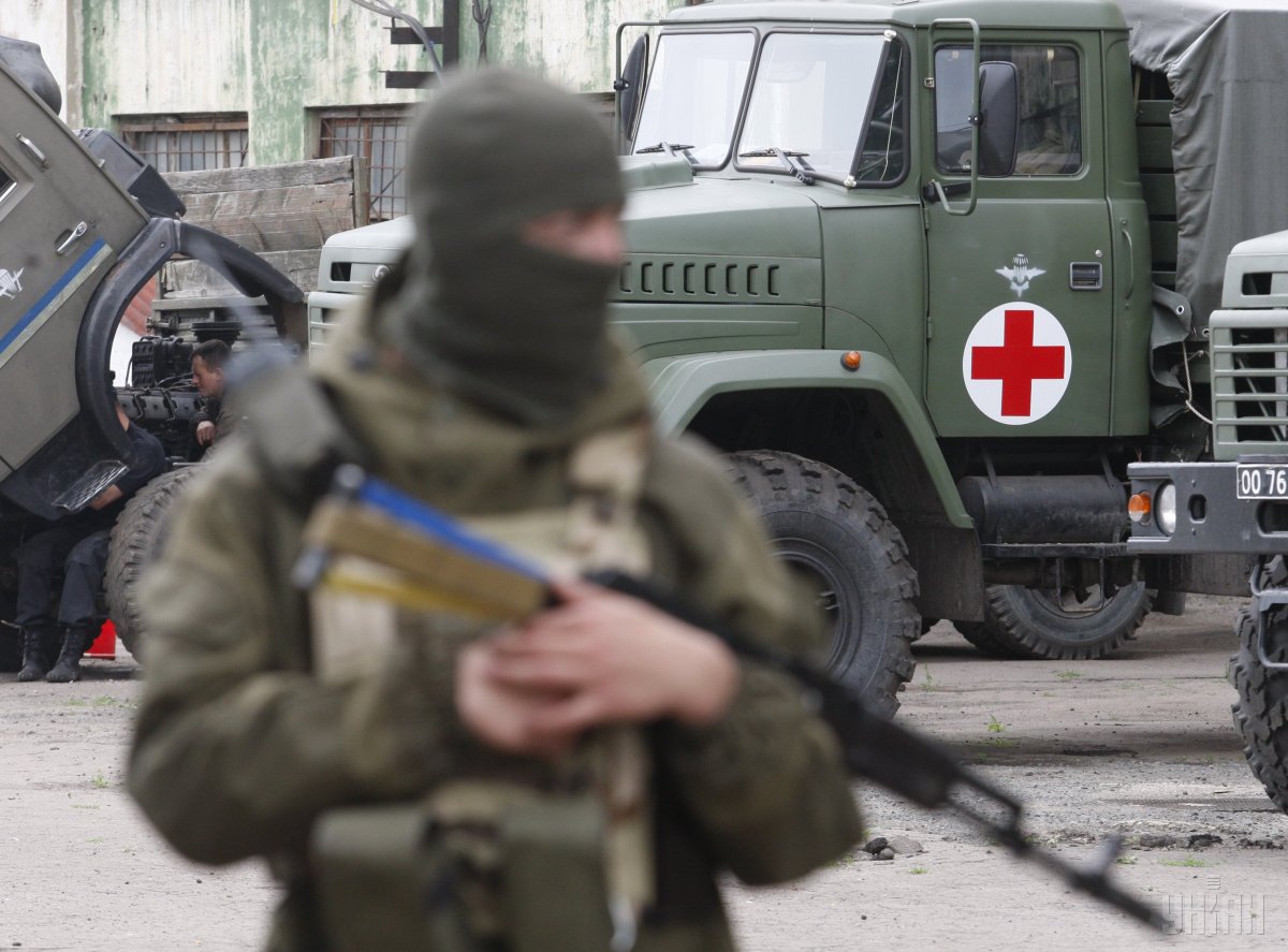 ВСУ «не хотят» возвращать Донбасс: в Киев доставили борт с ранеными бойцами