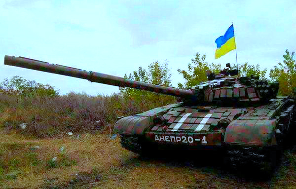 Обновленные танки ВСУ Т-80 засветились во время боев на Светлодарской дуге