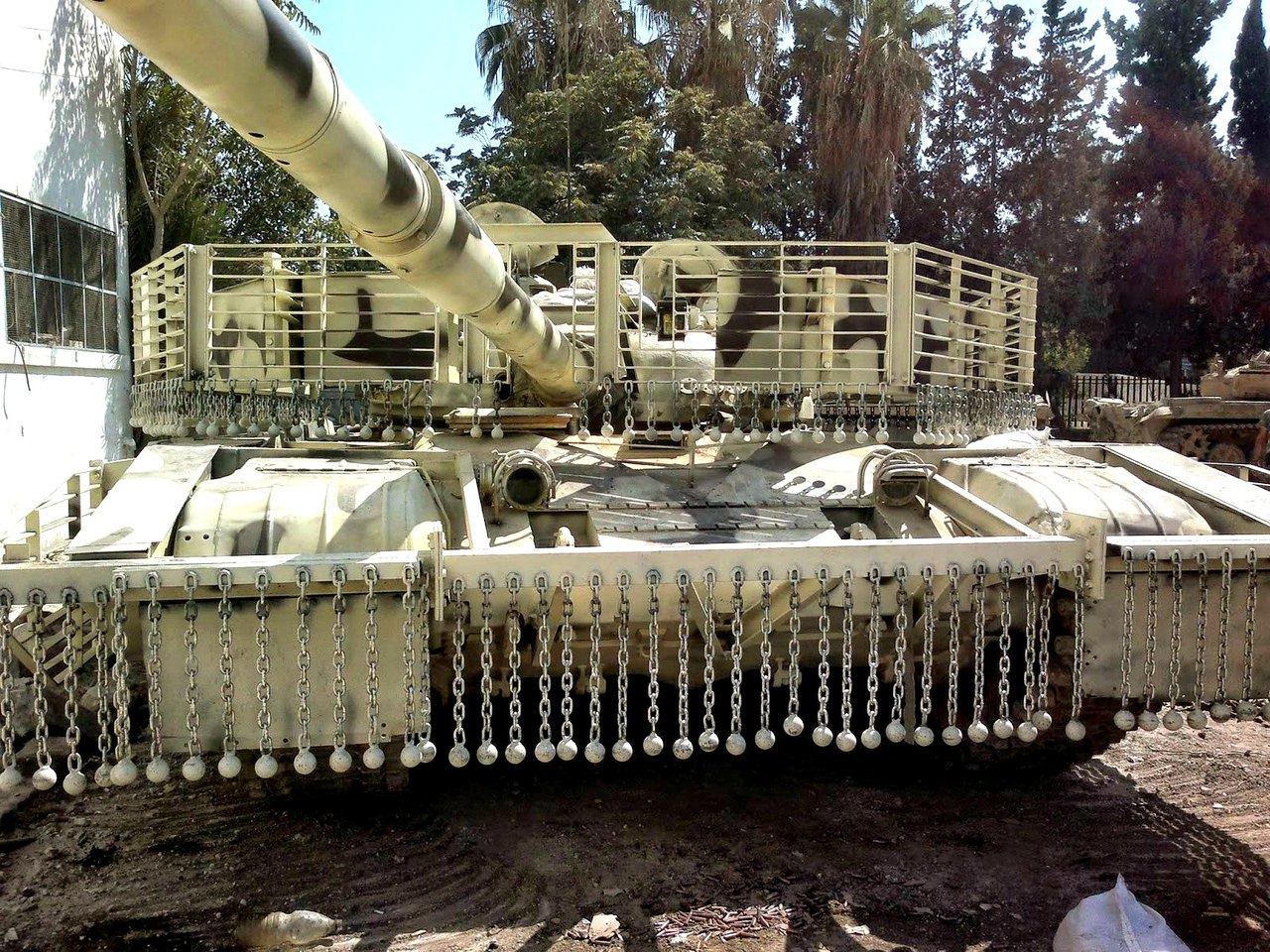 Сирийцы оставили «в подарок» проамерианским боевикам модернизированный Т-72