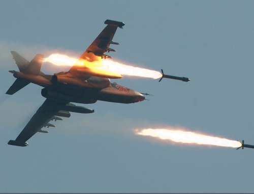 ВВС Сирии при поддержке союзников выжгли позиции боевиков в Хомсе