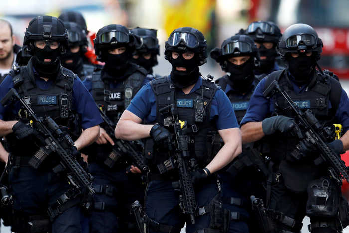 После теракта в Лондоне граждане призвали вернуть право на оружие